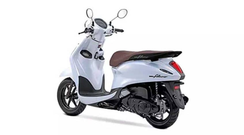 Moto Yamaha presente le scooter Grand Filano de style retro 1024x576 1