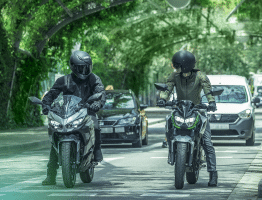 Moto Moto hybride Kawasaki Ninja HEV reperee en Italie
